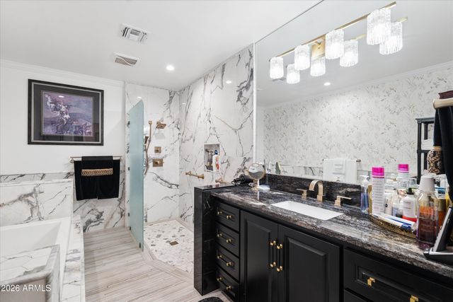 5738 N 24TH Street, Phoenix, AZ 85016