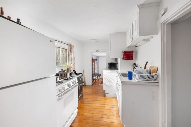 251 Woods Hole Rd, Falmouth, MA 02540