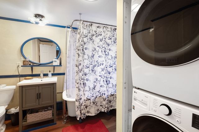 251 Woods Hole Rd, Falmouth, MA 02540