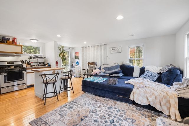 251 Woods Hole Rd, Falmouth, MA 02540