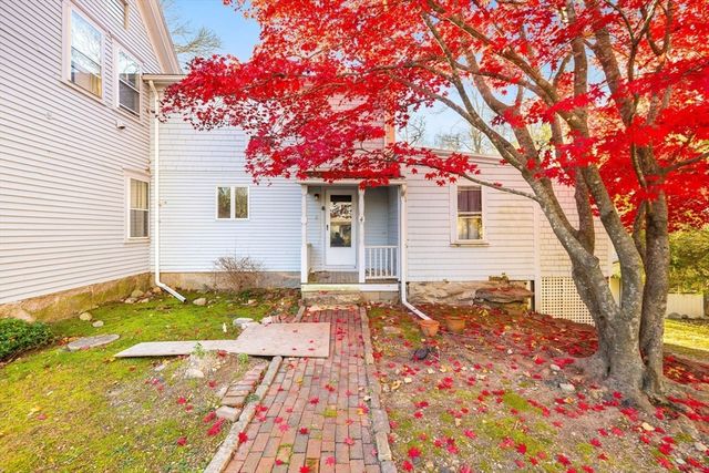 251 Woods Hole Rd, Falmouth, MA 02540