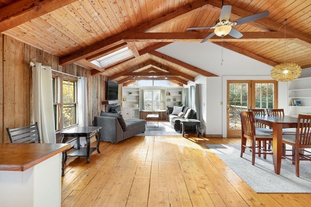 251 Woods Hole Rd, Falmouth, MA 02540