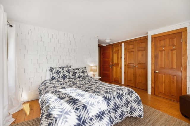 251 Woods Hole Rd, Falmouth, MA 02540