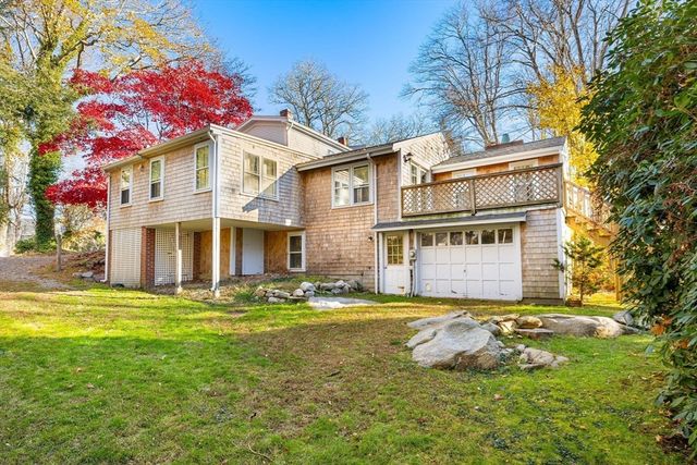 251 Woods Hole Rd, Falmouth, MA 02540