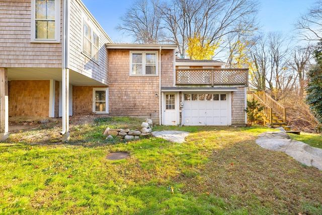 251 Woods Hole Rd, Falmouth, MA 02540