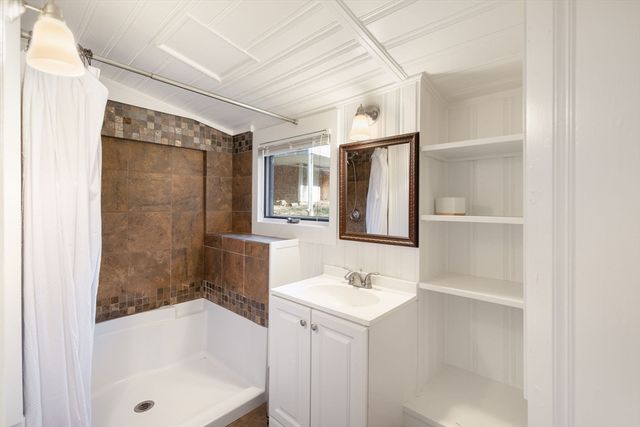 251 Woods Hole Rd, Falmouth, MA 02540