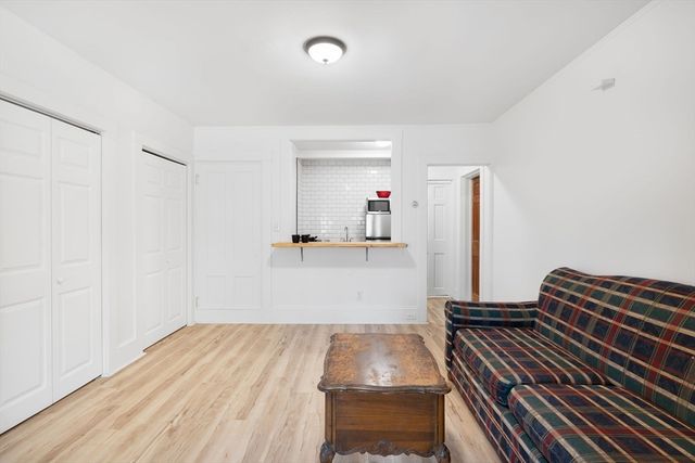 251 Woods Hole Rd, Falmouth, MA 02540