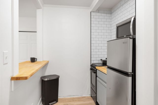 251 Woods Hole Rd, Falmouth, MA 02540