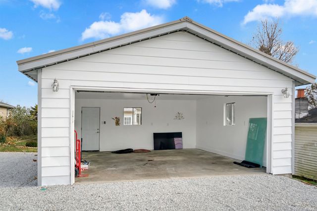 2105 I Street, Bedford, IN 47421