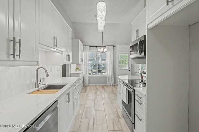 7740 Meadow Ridge Lane, Olive Branch, MS 38654