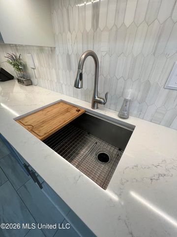 7740 Meadow Ridge Lane, Olive Branch, MS 38654