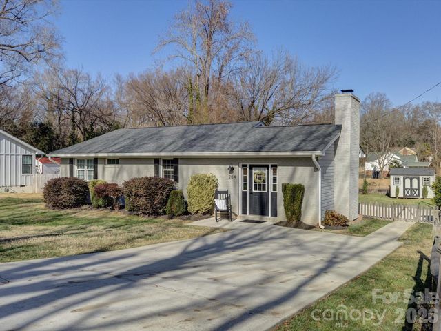 204 Elliott Street W, Fort Mill, SC 29715