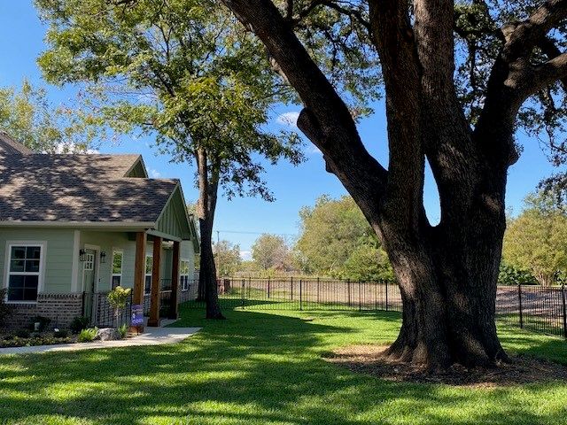 403 6TH Street B, Midlothian, TX 76065