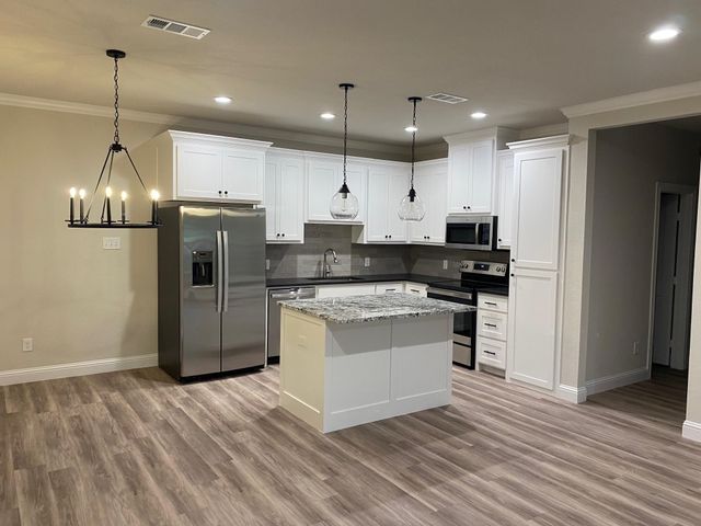 403 6TH Street B, Midlothian, TX 76065