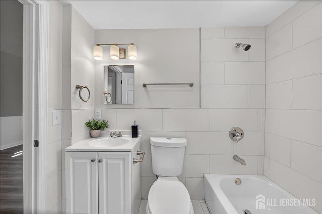 121 Dorothy Street, Carteret, NJ 07008