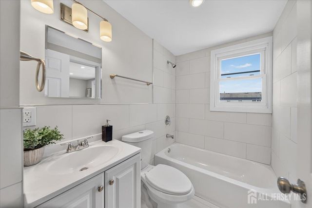 121 Dorothy Street, Carteret, NJ 07008