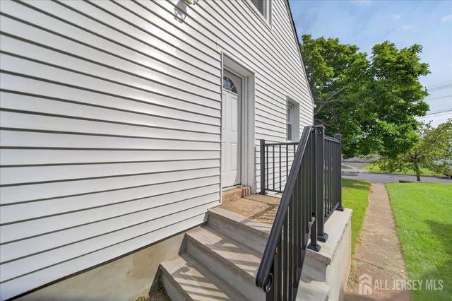 121 Dorothy Street, Carteret, NJ 07008
