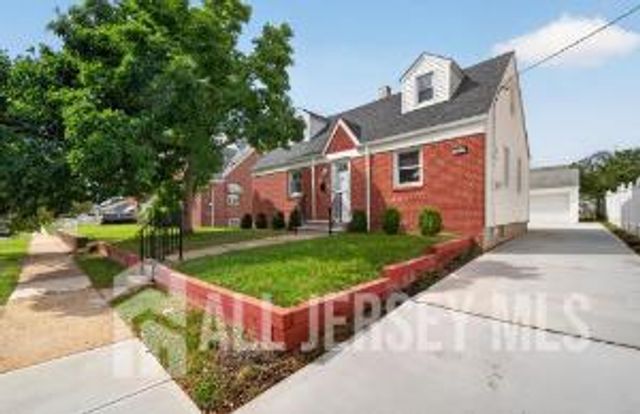 121 Dorothy Street, Carteret, NJ 07008