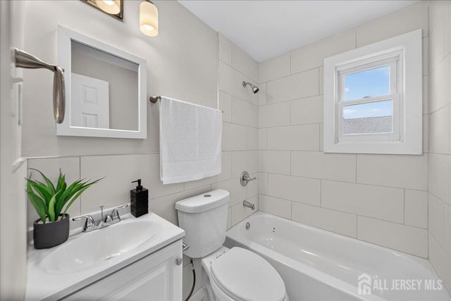 121 Dorothy Street, Carteret, NJ 07008