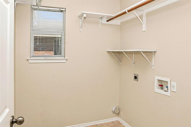 1817 Shaker TRL, Austin, TX 78754