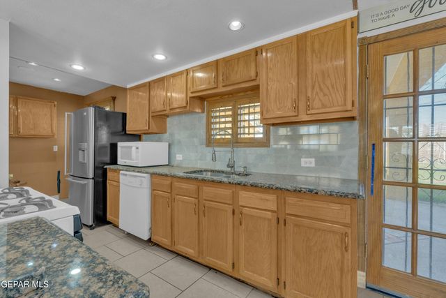 10393 Blythe Drive, El Paso, TX 79924
