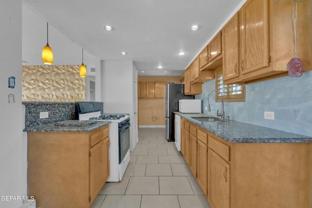 10393 Blythe Drive, El Paso, TX 79924