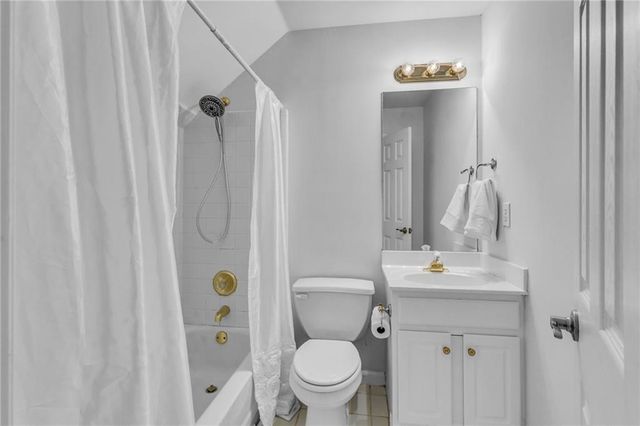 576 Fairway Drive, Woodstock, GA 30189