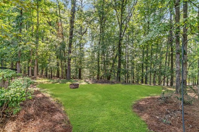 576 Fairway Drive, Woodstock, GA 30189