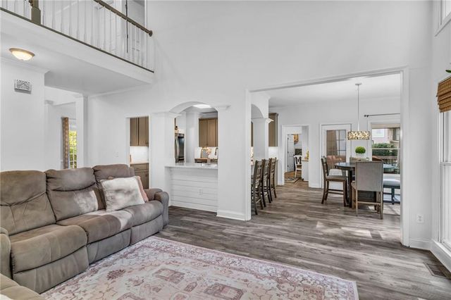 576 Fairway Drive, Woodstock, GA 30189