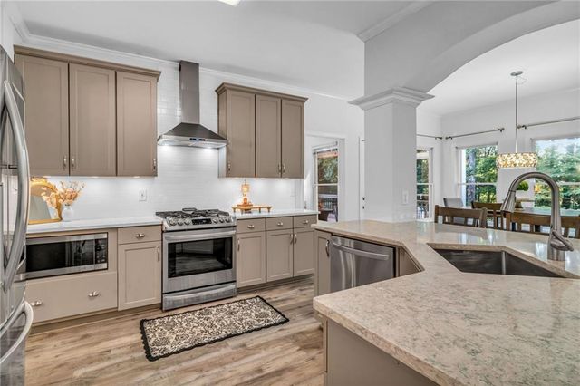 576 Fairway Drive, Woodstock, GA 30189