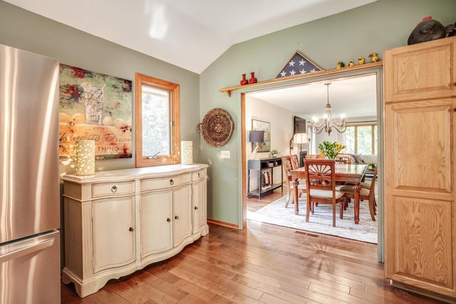 1395 Farmdale Road, Mendota Heights, MN 55118