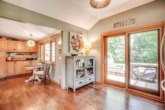 1395 Farmdale Road, Mendota Heights, MN 55118