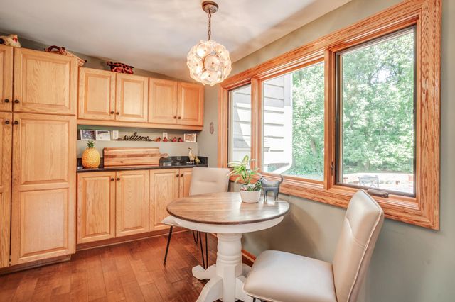 1395 Farmdale Road, Mendota Heights, MN 55118