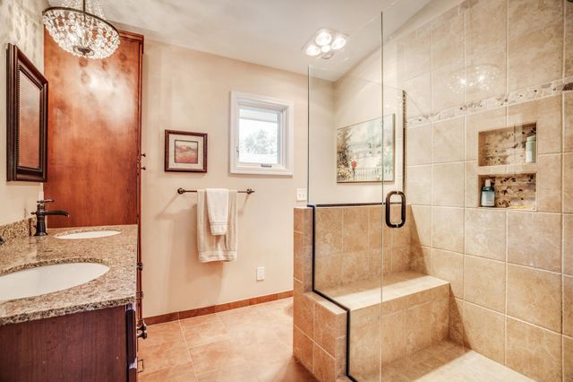 1395 Farmdale Road, Mendota Heights, MN 55118