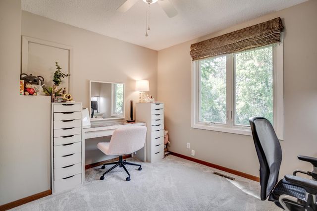 1395 Farmdale Road, Mendota Heights, MN 55118