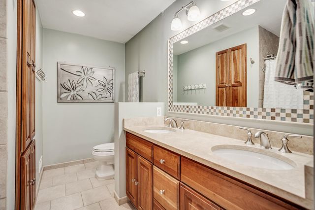 1395 Farmdale Road, Mendota Heights, MN 55118