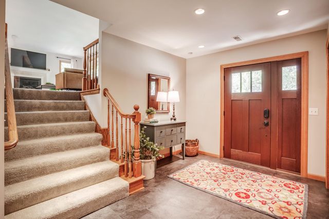 1395 Farmdale Road, Mendota Heights, MN 55118