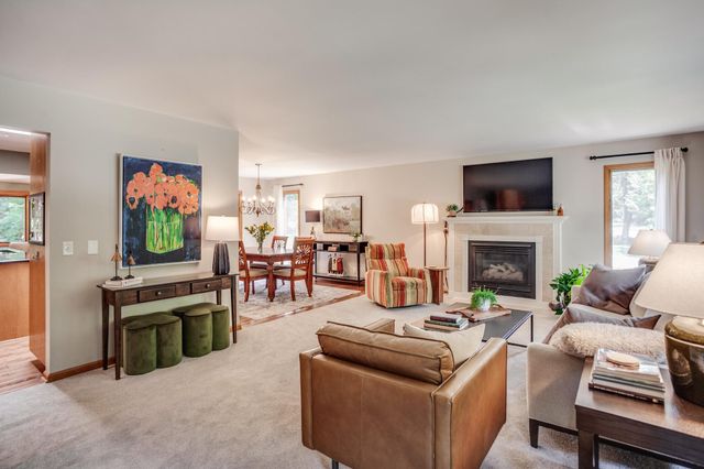 1395 Farmdale Road, Mendota Heights, MN 55118