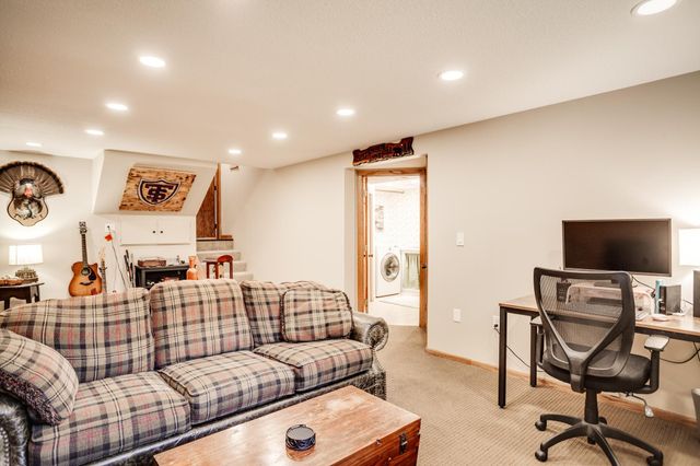 1395 Farmdale Road, Mendota Heights, MN 55118