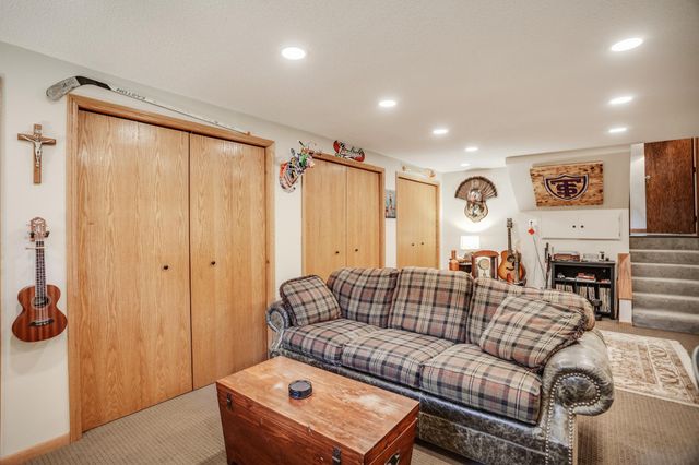1395 Farmdale Road, Mendota Heights, MN 55118