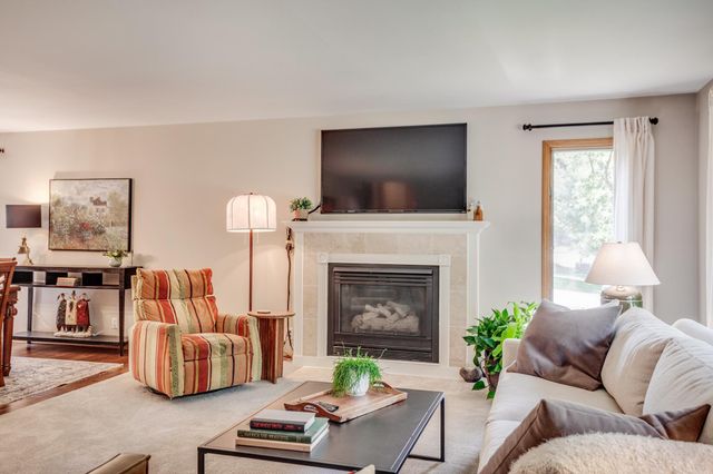 1395 Farmdale Road, Mendota Heights, MN 55118