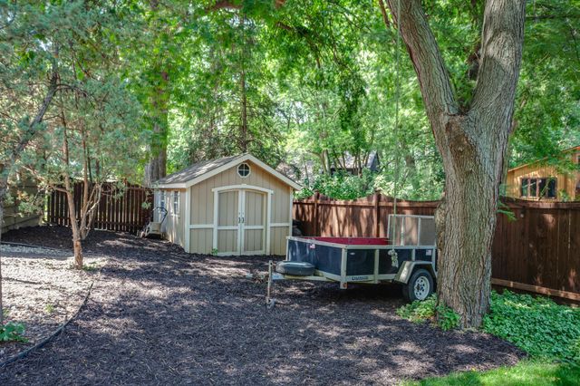 1395 Farmdale Road, Mendota Heights, MN 55118