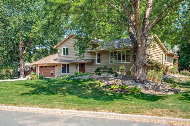 1395 Farmdale Road, Mendota Heights, MN 55118