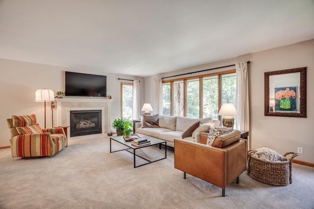 1395 Farmdale Road, Mendota Heights, MN 55118