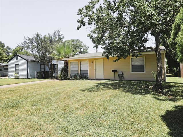 118 Pompano Avenue, Galveston, TX 77550