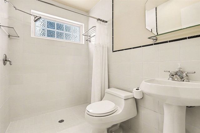 3720 Middlebury Drive, Kalamazoo, MI 49006