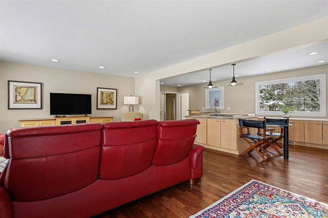 3720 Middlebury Drive, Kalamazoo, MI 49006