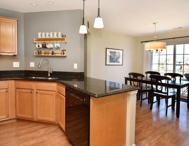 48475 Bridge Way, Canton, MI 48188