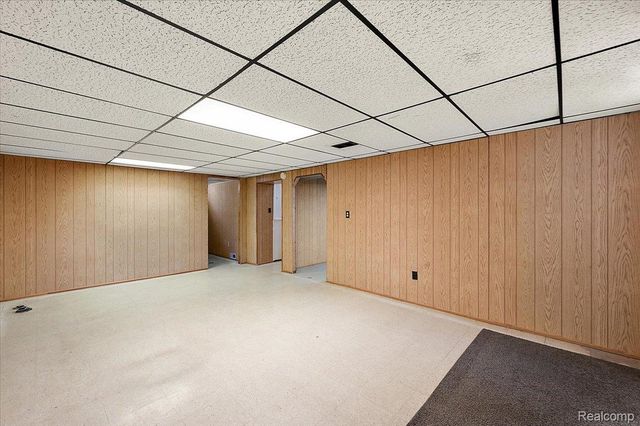 1687 Fontaine Avenue, Madison Heights, MI 48071