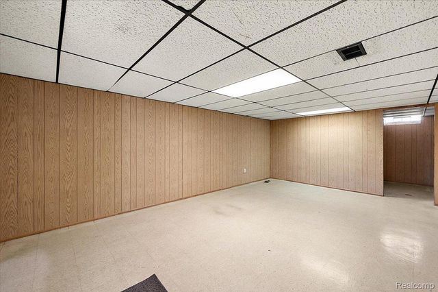 1687 Fontaine Avenue, Madison Heights, MI 48071